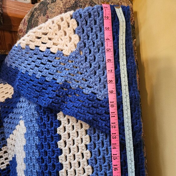 Crochet, lace pattern, large afghan/throw/wrap/blanket, handmade, blues & cream - Picture 9 of 10